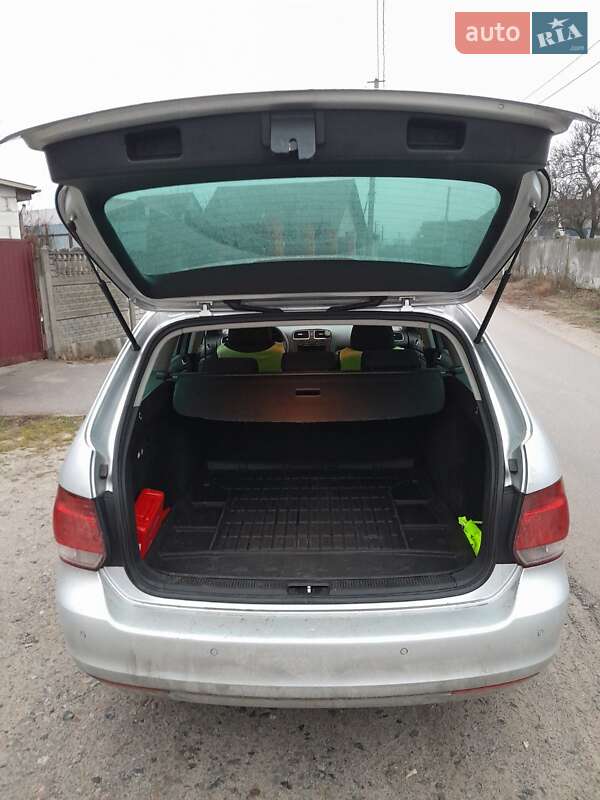 Універсал Volkswagen Golf 2011 в Києві