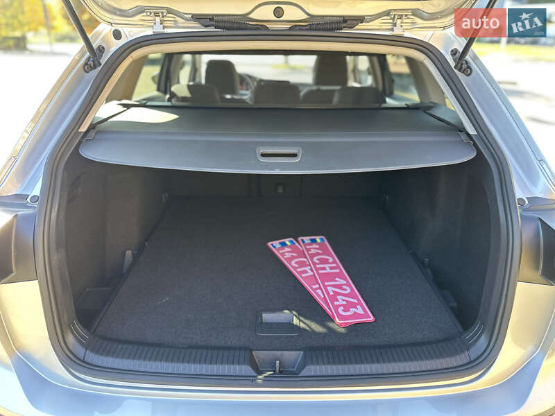 Универсал Volkswagen Golf 2021 в Калуше