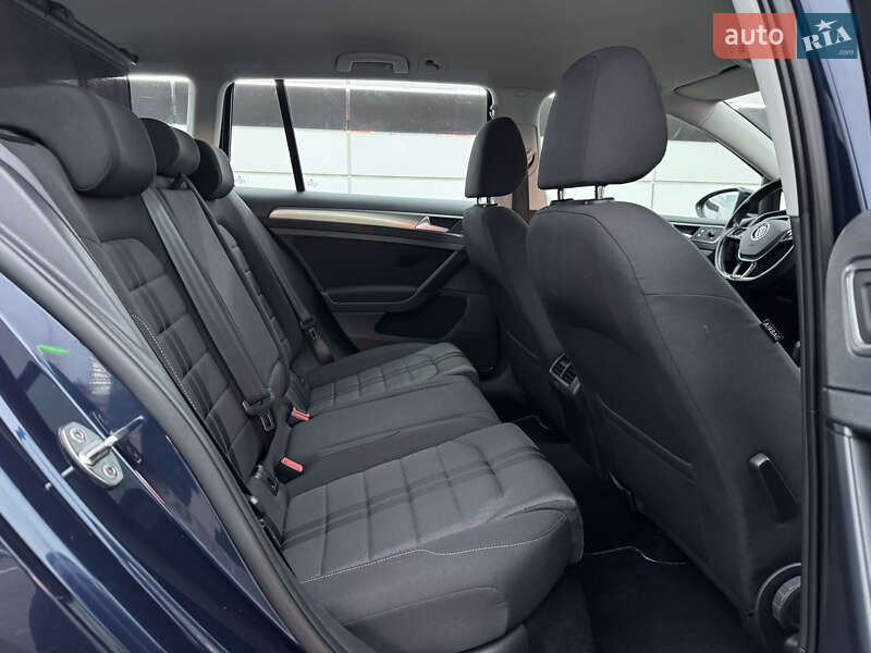 Универсал Volkswagen Golf 2013 в Киеве