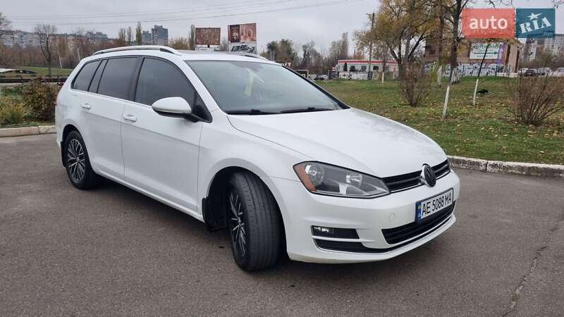Универсал Volkswagen Golf 2015 в Кривом Роге