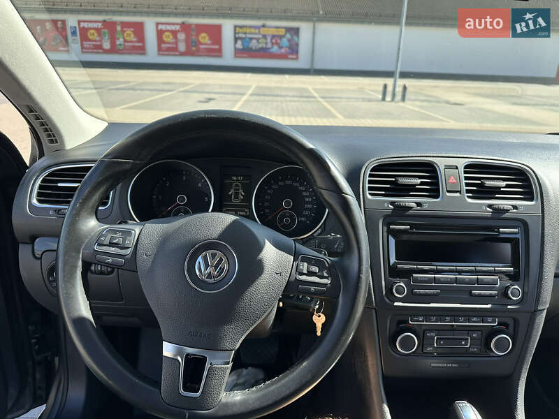 Универсал Volkswagen Golf 2012 в Киеве