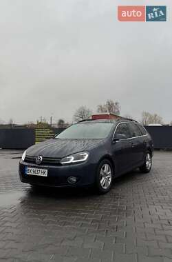 Универсал Volkswagen Golf 2010 в Хмельницком