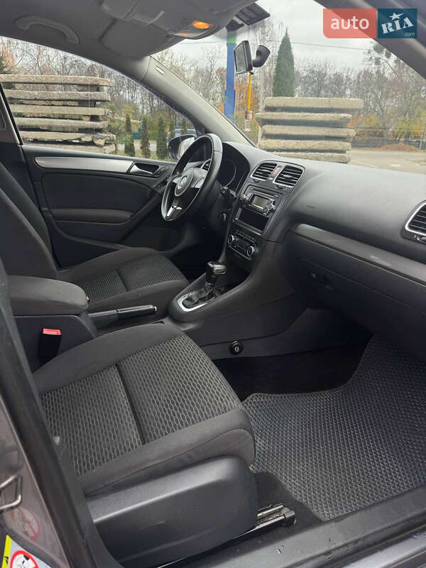 Хэтчбек Volkswagen Golf 2008 в Лубнах