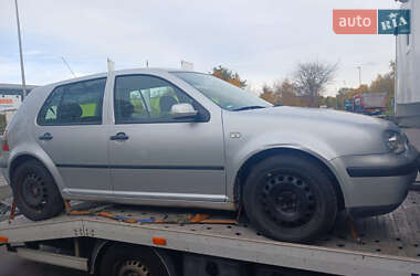 Хэтчбек Volkswagen Golf 2001 в Луцке