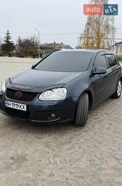 Хэтчбек Volkswagen Golf 2004 в Ананьеве