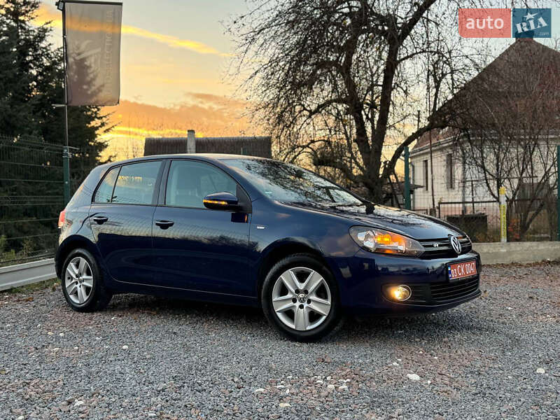 Хэтчбек Volkswagen Golf 2010 в Дрогобыче