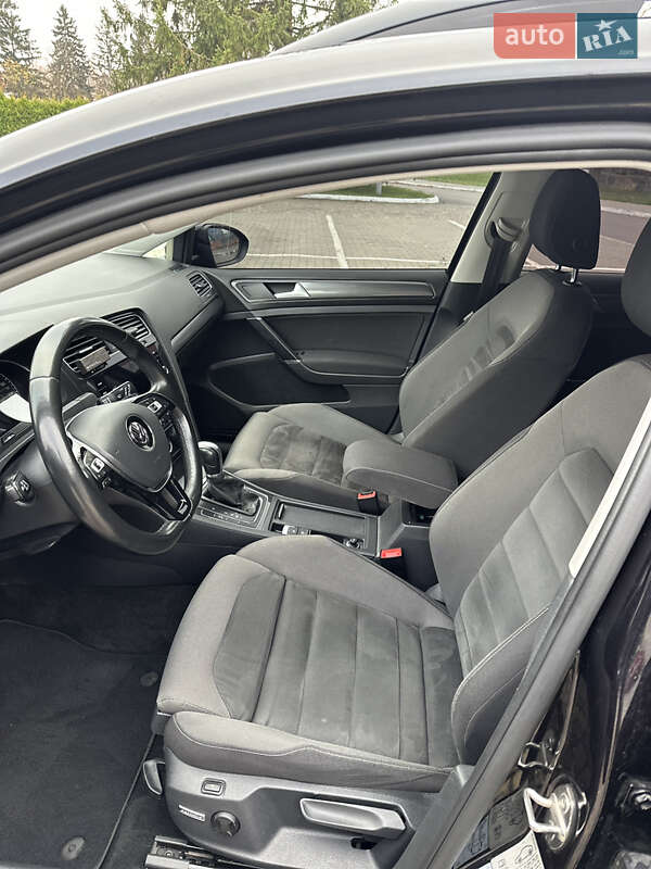 Універсал Volkswagen Golf 2017 в Луцьку