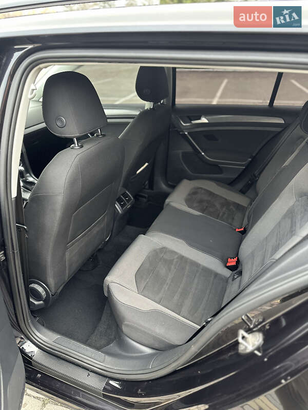 Універсал Volkswagen Golf 2017 в Луцьку