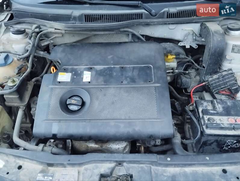 Универсал Volkswagen Golf 2000 в Новояворовске