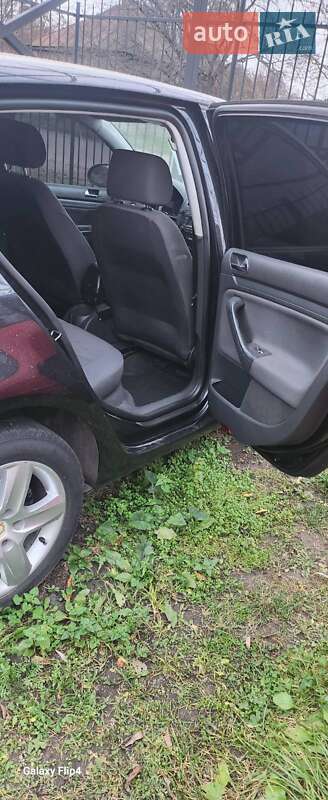 Хэтчбек Volkswagen Golf 2004 в Конотопе