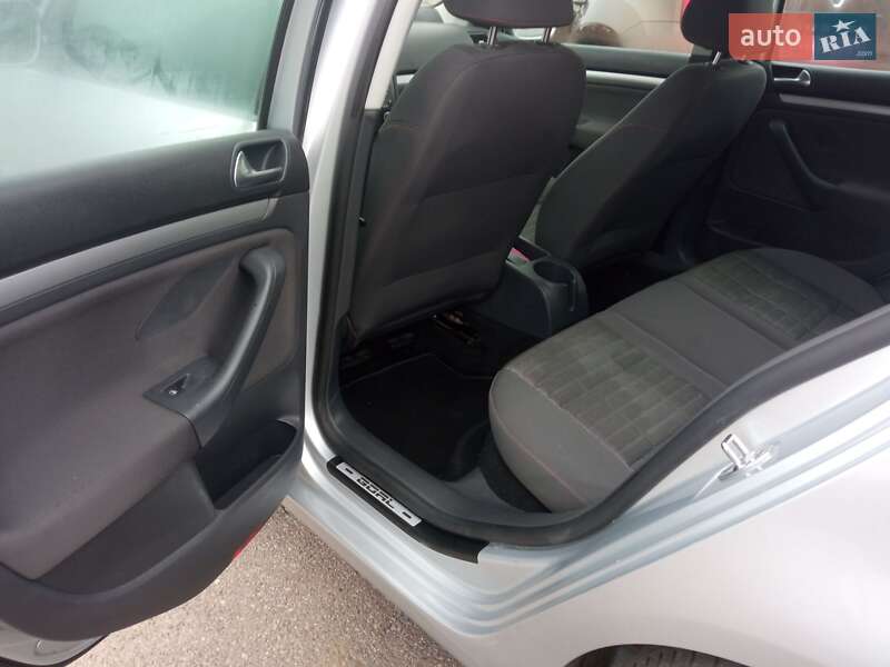 Хетчбек Volkswagen Golf 2006 в Вінниці