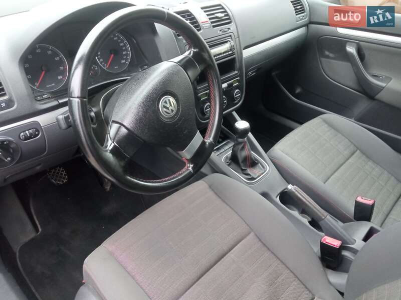 Хетчбек Volkswagen Golf 2006 в Вінниці