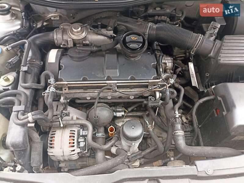 Универсал Volkswagen Golf 2003 в Виннице