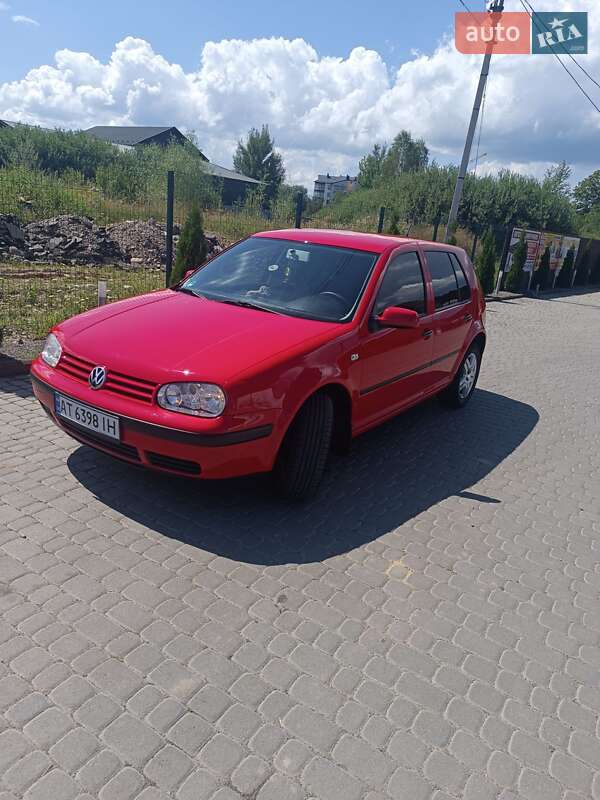 Хэтчбек Volkswagen Golf 2001 в Надворной фото Хэтчбек Volkswagen Golf 2001 в Надворной