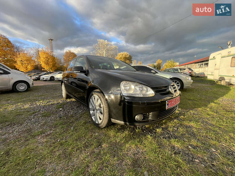 Хэтчбек Volkswagen Golf 2008 в Луцке
