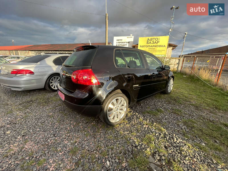 Хэтчбек Volkswagen Golf 2008 в Луцке