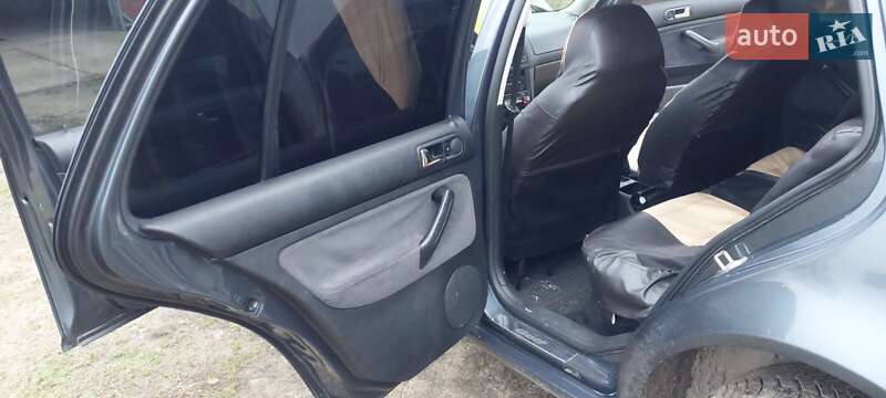 Хетчбек Volkswagen Golf 1999 в Рівному