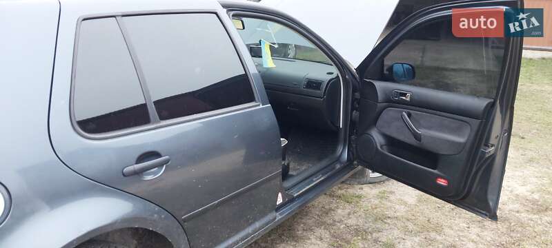 Хетчбек Volkswagen Golf 1999 в Рівному