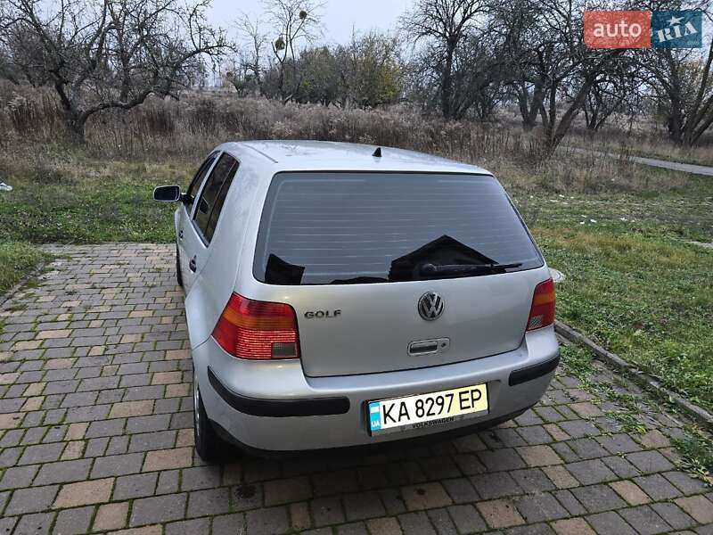 Хэтчбек Volkswagen Golf 1998 в Гадяче