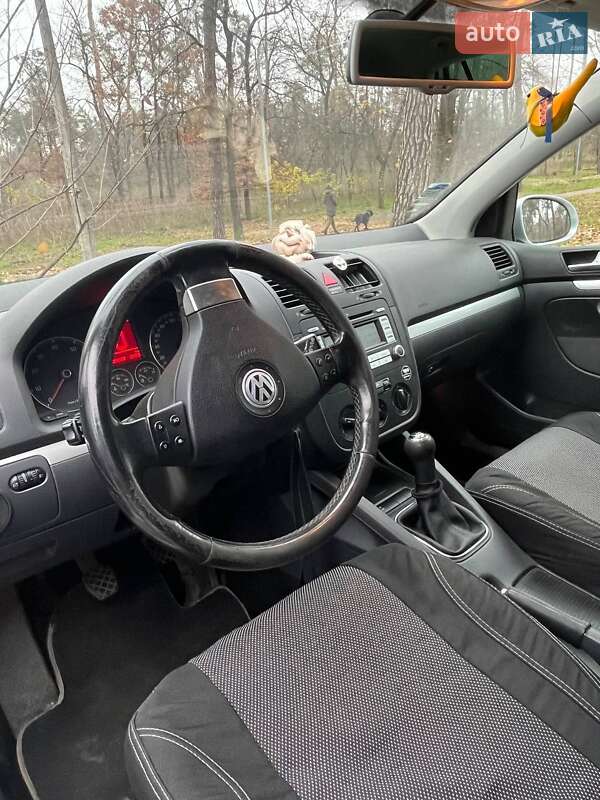 Хэтчбек Volkswagen Golf 2008 в Черкассах