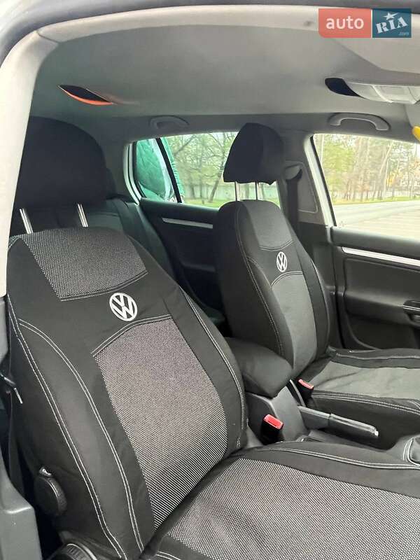 Хэтчбек Volkswagen Golf 2008 в Черкассах