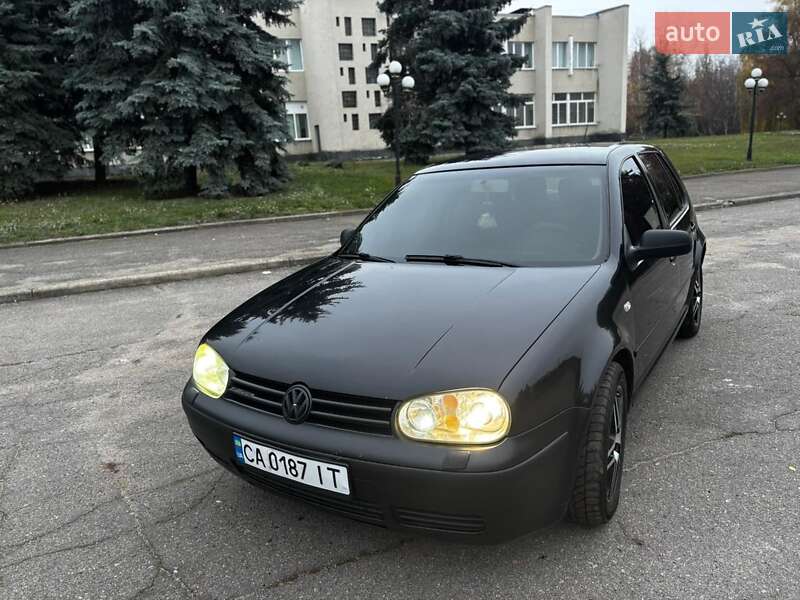 Хэтчбек Volkswagen Golf 2000 в Черкассах фото Хэтчбек Volkswagen Golf 2000 в Черкассах