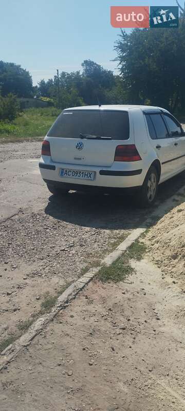 Хэтчбек Volkswagen Golf 1998 в Локачах