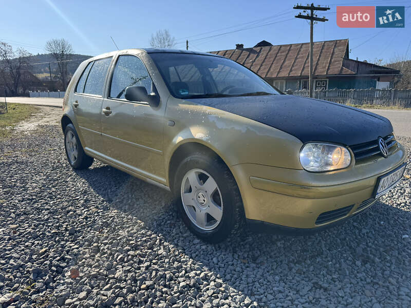 Хэтчбек Volkswagen Golf 1998 в Стрые