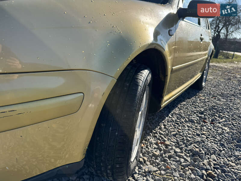 Хэтчбек Volkswagen Golf 1998 в Стрые