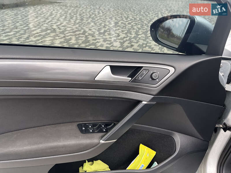 Универсал Volkswagen Golf 2019 в Житомире фото 12 Универсал Volkswagen Golf 2019 в Житомире