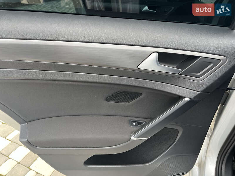 Универсал Volkswagen Golf 2019 в Житомире фото 11 Универсал Volkswagen Golf 2019 в Житомире