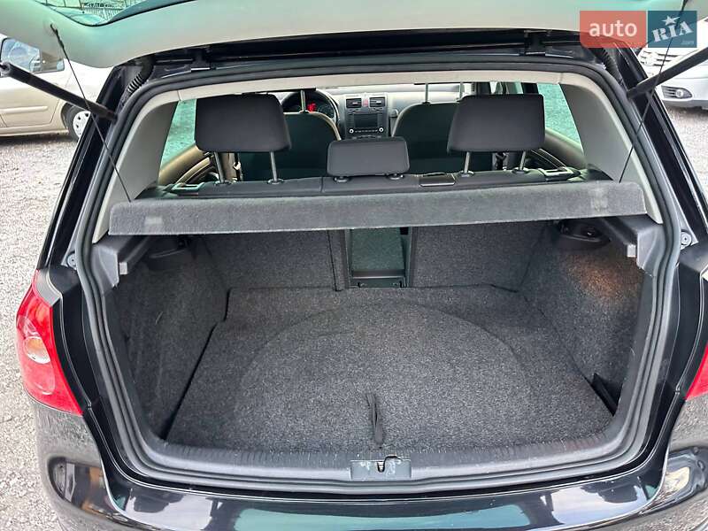 Хэтчбек Volkswagen Golf 2007 в Каменском