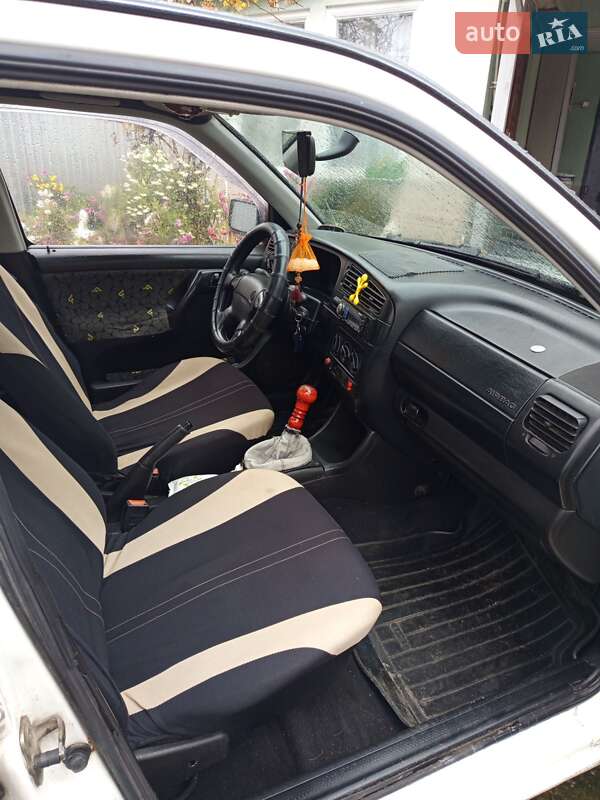 Универсал Volkswagen Golf 1998 в Нетешине