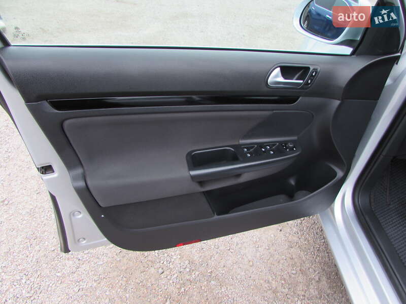 Универсал Volkswagen Golf 2012 в Кропивницком