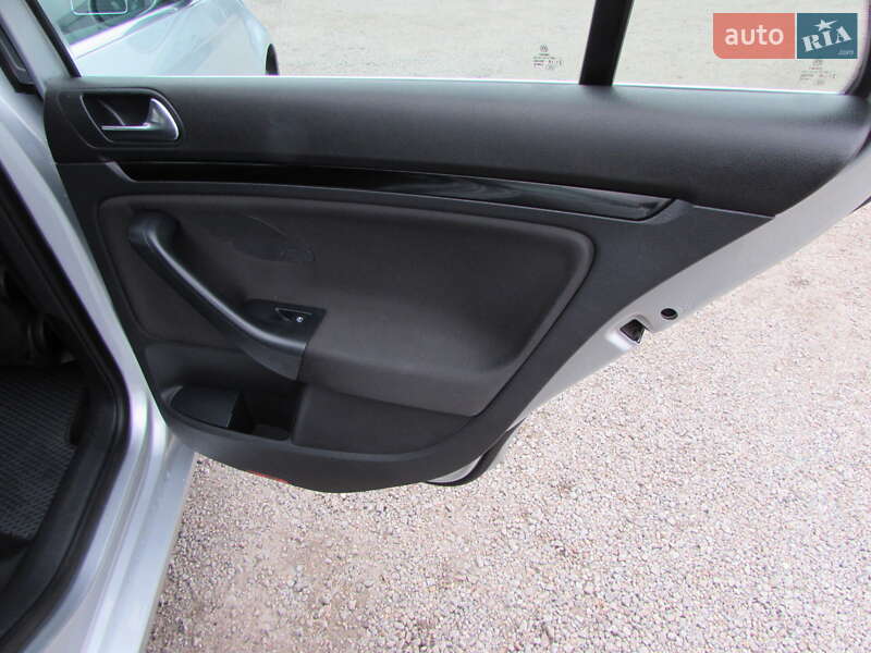 Универсал Volkswagen Golf 2012 в Кропивницком