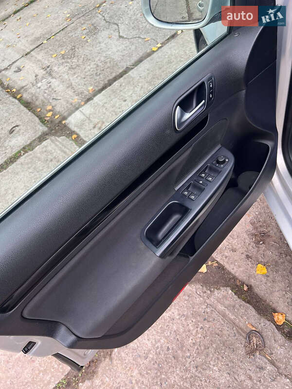 Универсал Volkswagen Golf 2009 в Харькове