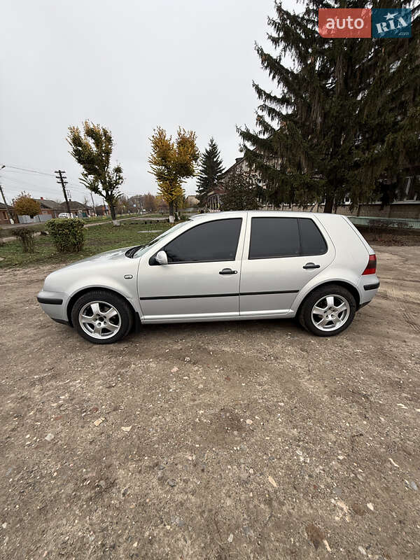 Хэтчбек Volkswagen Golf 2000 в Богодухове
