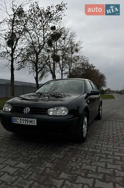 Хэтчбек Volkswagen Golf 2003 в Львове