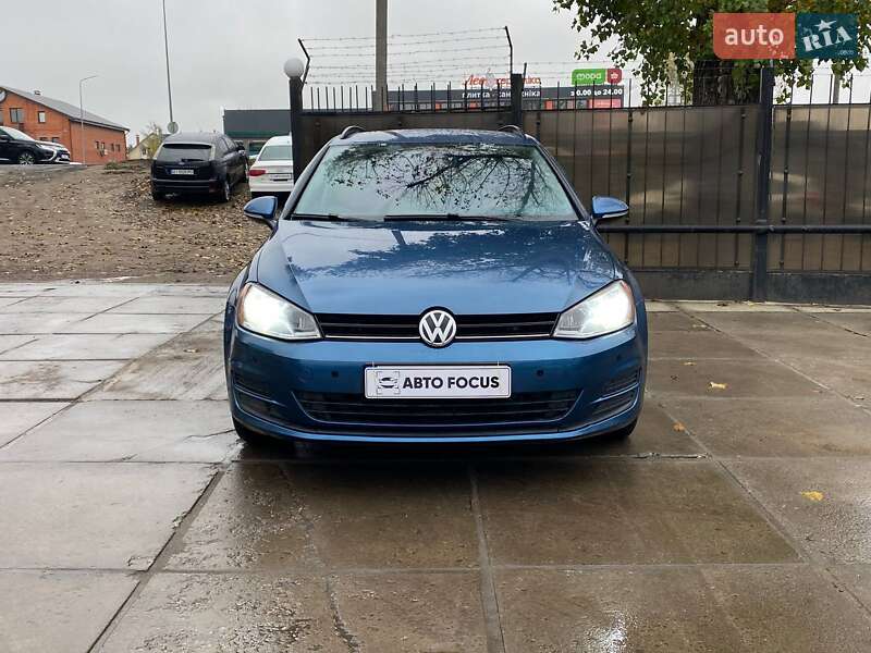 Универсал Volkswagen Golf 2015 в Киеве