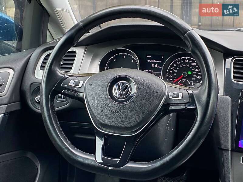 Универсал Volkswagen Golf 2015 в Киеве