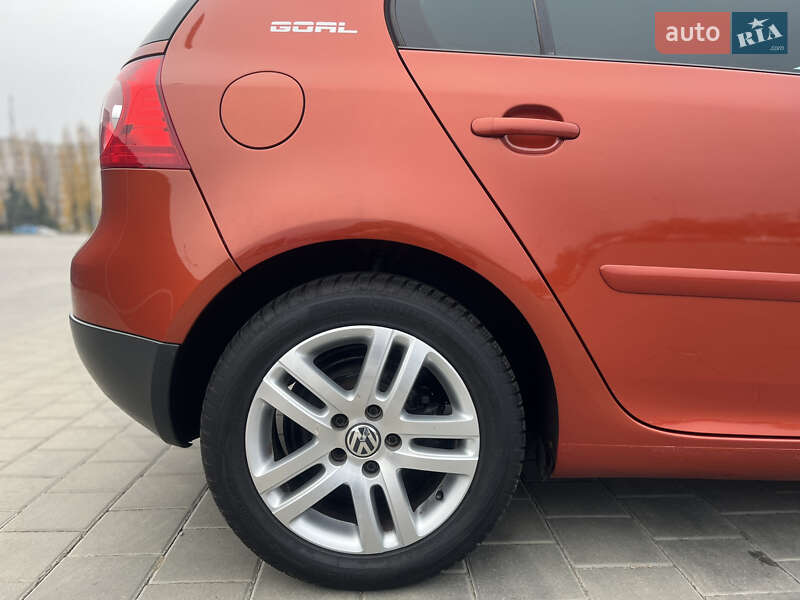Хетчбек Volkswagen Golf 2007 в Черкасах