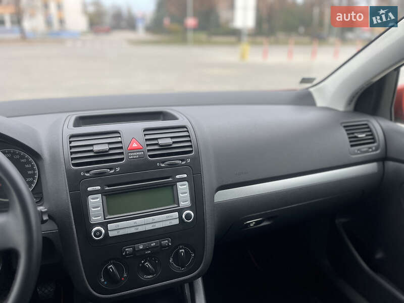 Хетчбек Volkswagen Golf 2007 в Черкасах