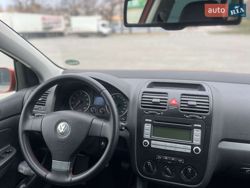 Хетчбек Volkswagen Golf 2007 в Черкасах