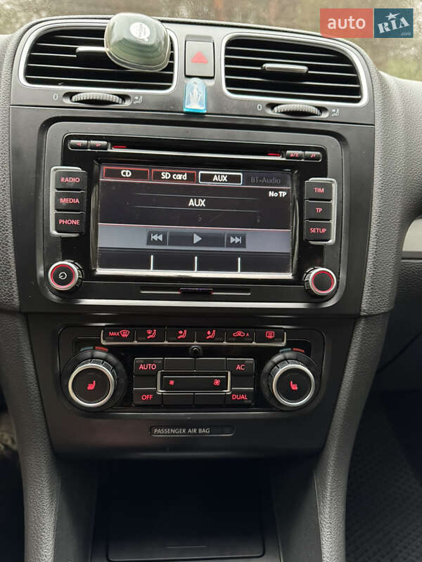 Хетчбек Volkswagen Golf 2009 в Рівному