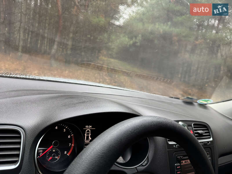 Хетчбек Volkswagen Golf 2009 в Рівному