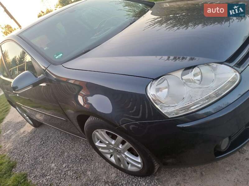 Хэтчбек Volkswagen Golf 2006 в Владимире