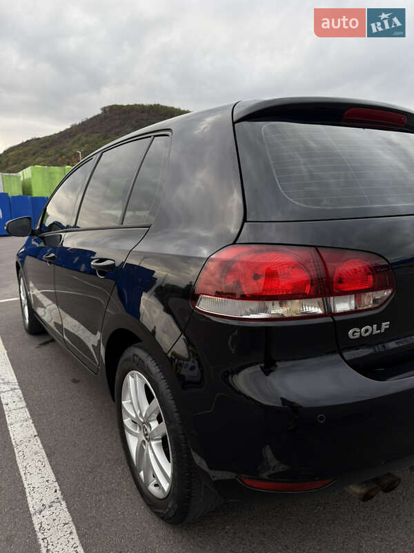 Хетчбек Volkswagen Golf 2010 в Мукачевому