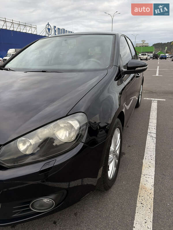 Хетчбек Volkswagen Golf 2010 в Мукачевому