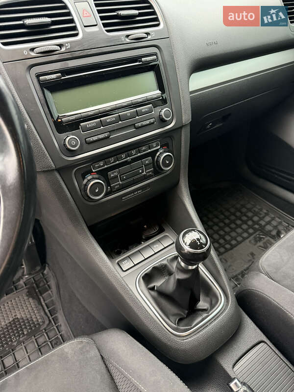 Хетчбек Volkswagen Golf 2010 в Мукачевому