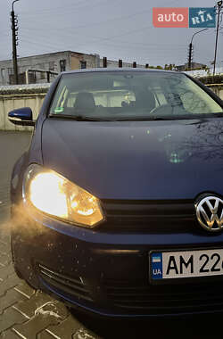 Хетчбек Volkswagen Golf 2009 в Житомирі